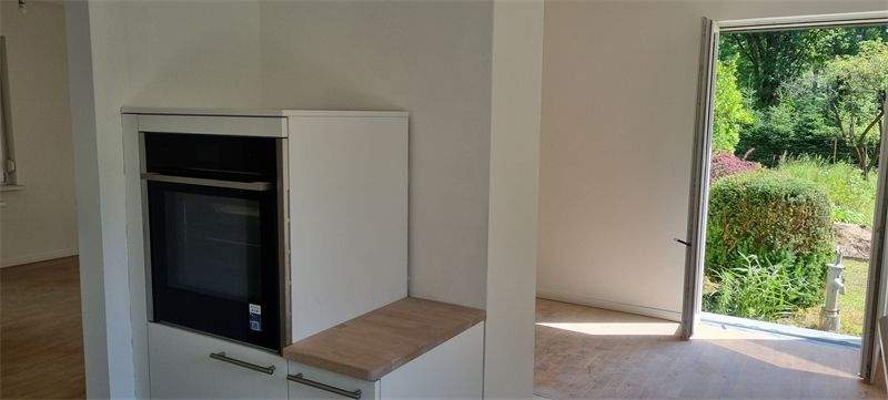 Ofen auf Augenhöhe und mit Dam