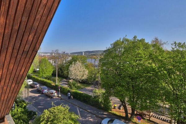 Blick vom Balkon ins Neckartal