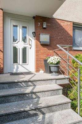 hochwertige Eingangstreppe