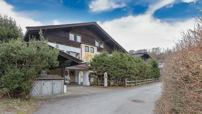KITZIMMO-Baugrundstück mit Altbestand in Toplage auf der Bichlalm - Immobilien Kitzbühel.