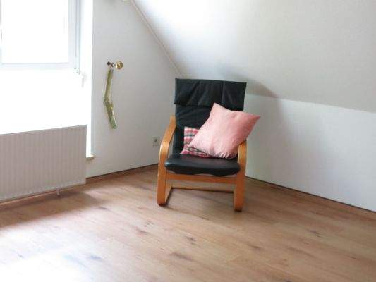 Großes Zimmer im ausgebauten DG