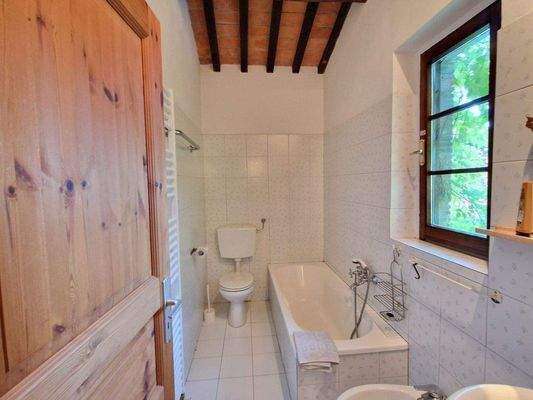 81LAzienda_ agricola_Toskana.jpg