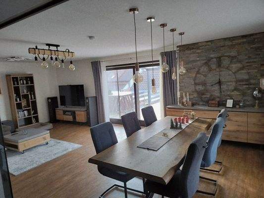 Lichtdurchflutetes, zeitgemässes Raumkonzept