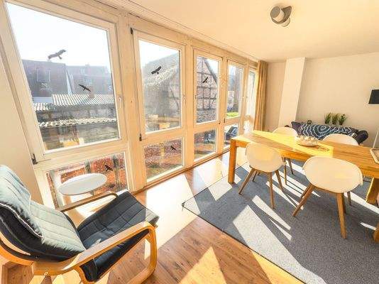 Der lichtdurchflutete Wintergarten im 1. OG