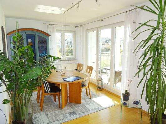 Wohn-, Essbereich mit Aussicht