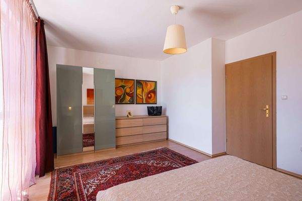 12 H2MI6290-HDR_resize.jpg