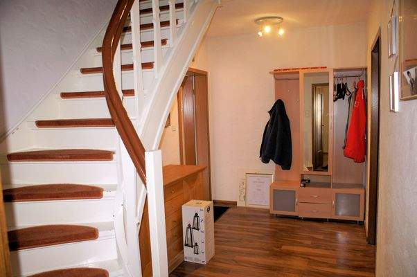 2473 Wohn-/Geschäftshaus in Much