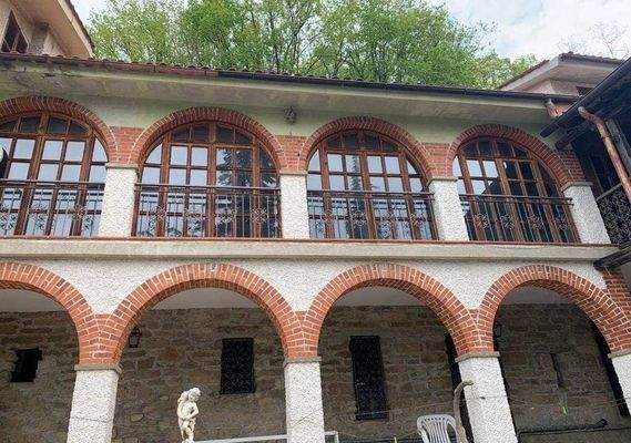 Haus in Pezzolo Valle Uzzone (Piemont)