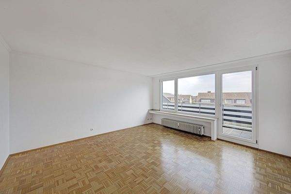 Wohnzimmer mit Balkon