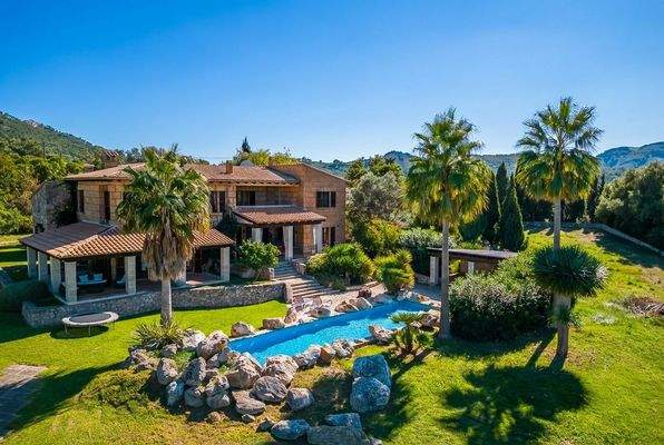 Finca mit Pool und Garten in Alcudia