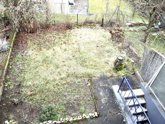 Blick in den Garten vom Balkon OG