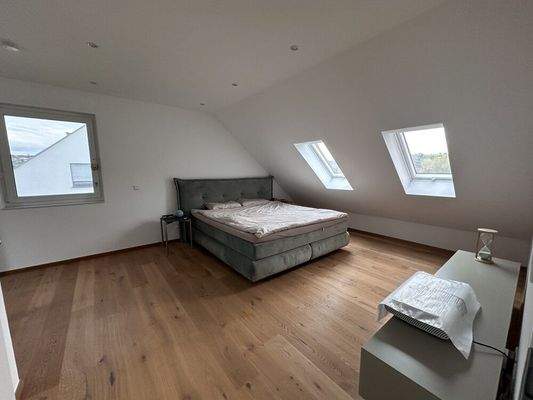 Elternschlafzimmer (DG)