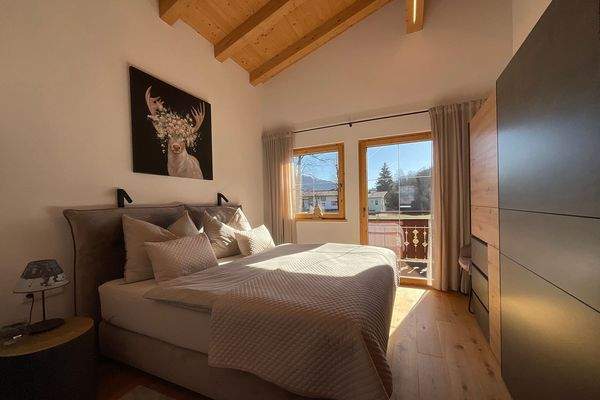 E1389A9A-F53C-4998-89D6-8D86D5AE5176