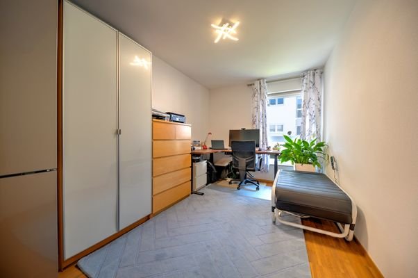 Zimmer 2 (Kind / Büro)