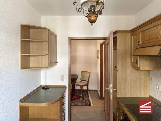 Blick aus der Küche in den Essbereich