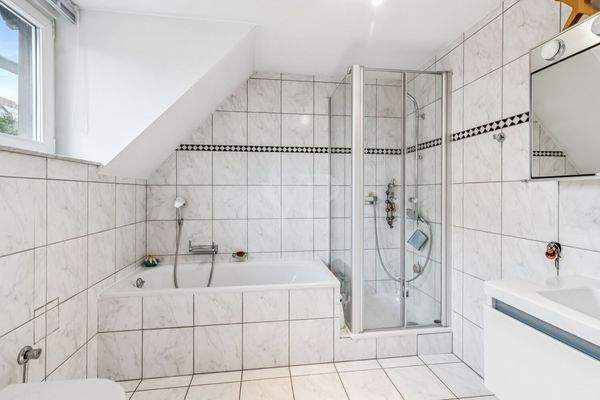 Badezimmer im Dachgeschoss