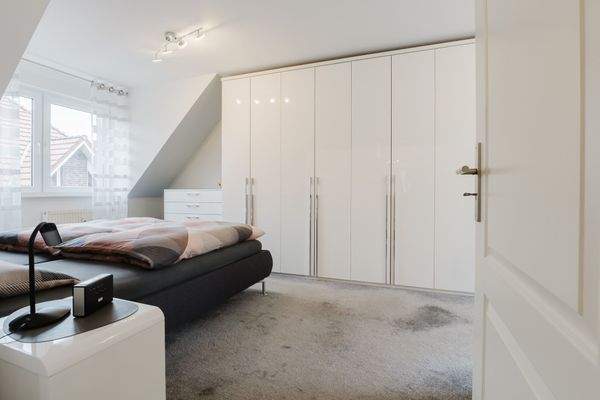 Blick ins Hauptschlafzimmer