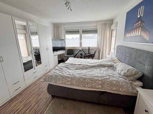 1- OG rechts Schlafzimmer 2