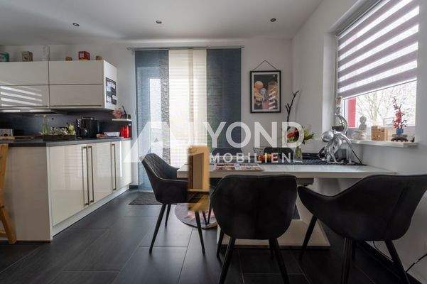 Küche mit Essbereich