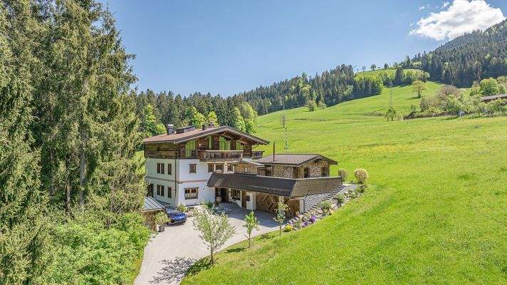 KITZIMMO-Luxusvilla mit Kaiserblick in Alleinlage kaufen - Immobilien Scheffau.