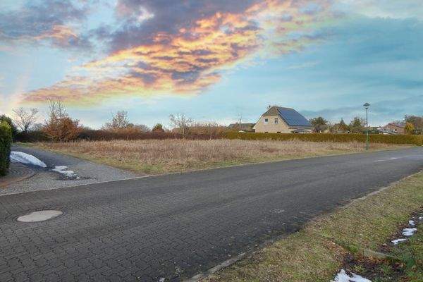 2 benachbarte Baugrundstücke