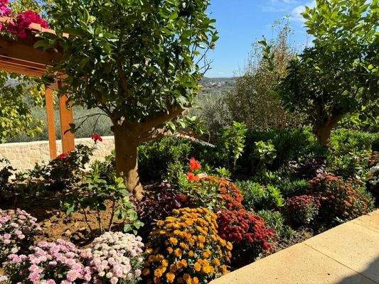 Kreta, Kournas: Malerisches Steinhaus mit bezauberndem See- und Meerblick zu verkaufen