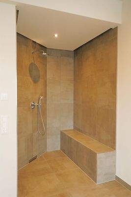 Dusche_Penthouse_Weidenstraße 14.jpeg