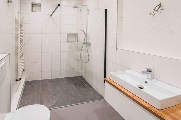 Badezimmer mittlere Wohnung