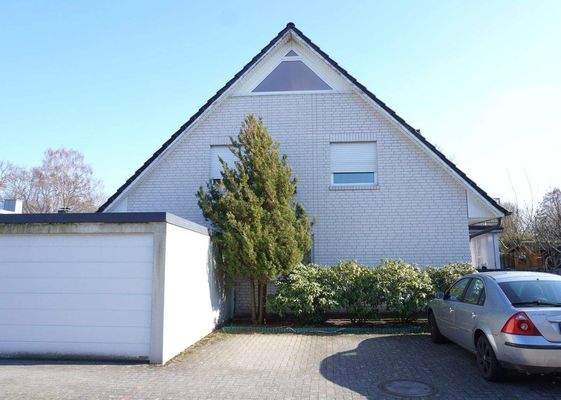 Außenansicht Stellplätze