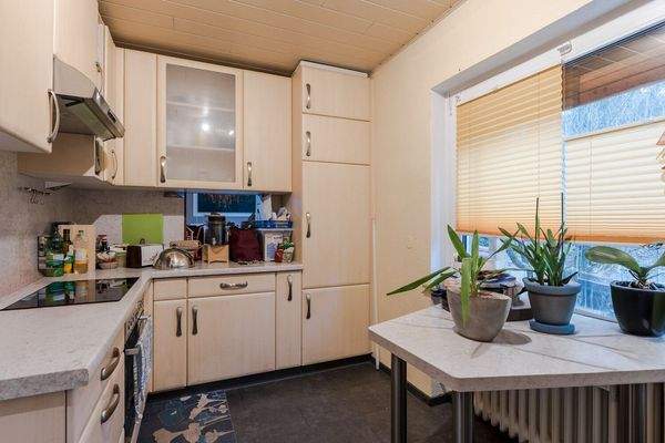 Küche mit Durchreiche 