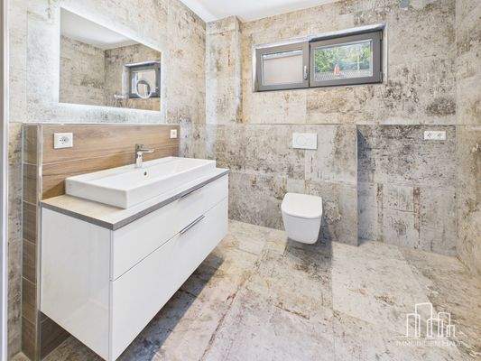 CAM02839G0-PR0290-STILL003