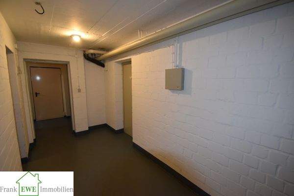 Keller, 4-Zimmer-Wohnung mit 2 Balkonen, Kauf in Düsseldorf Hassels, Frank Ewe Immobilienmakler Düsseldorf