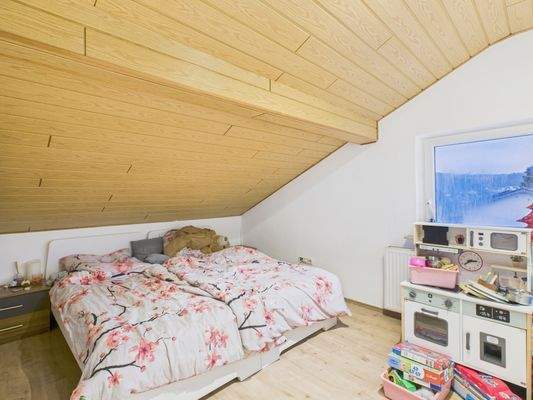 CAM01223G0-PR0181-STILL007