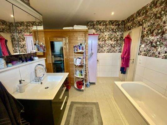 27) Bungalow, Badezimmer