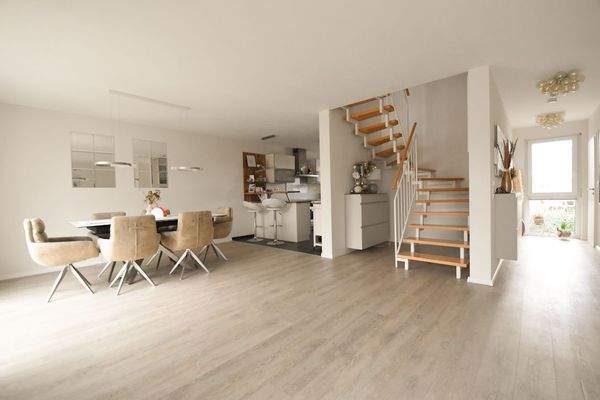 Essbereich mit offener Küche