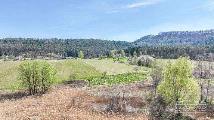 Blick auf das Feld und Umgebung