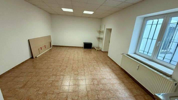 Ladengeschäft im Erdgeschoss