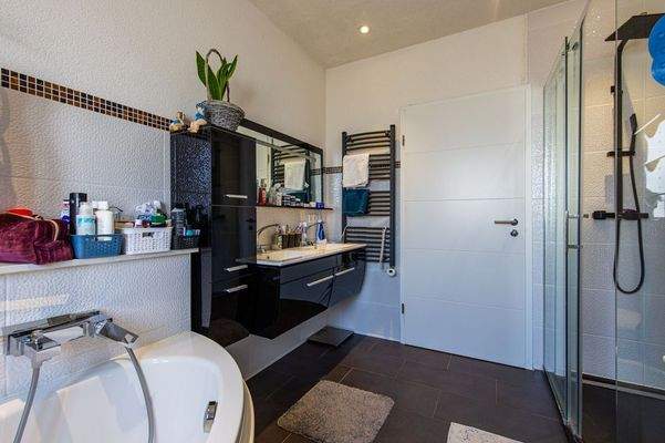 EG-Wohnung-Badezimmer2