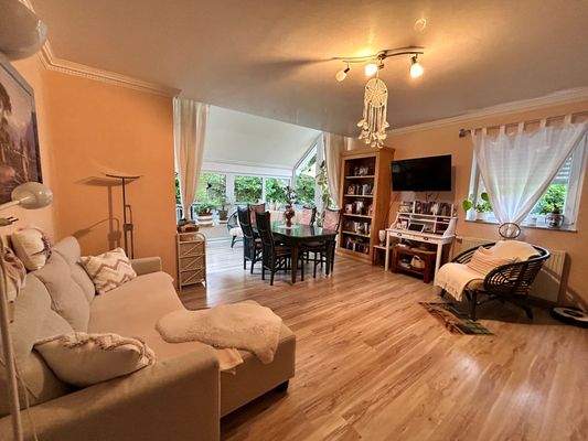 Wohn- und Esszimmer 