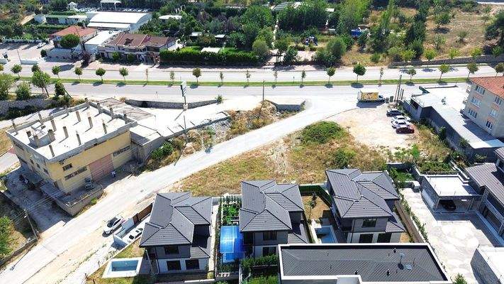 Detached Villa with Pool in Nilüfer Gümüştepe