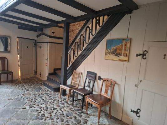 Diele mit Gotlandplatten EG