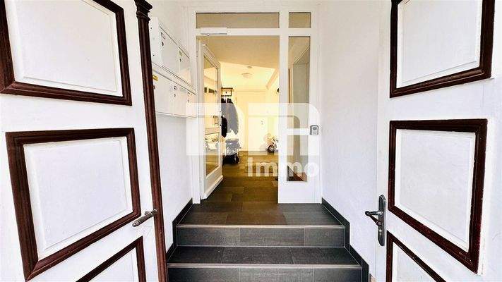 Haupteingang Treppenhaus