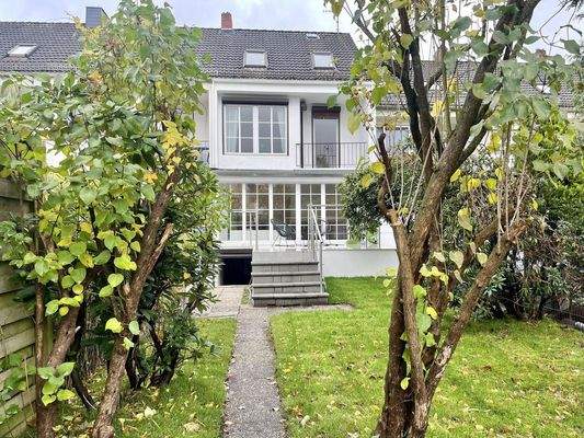 Ansicht durch den Garten