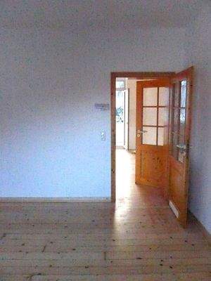 Wohnzimmer Blick in die Küche