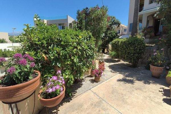 Kreta, Pirgos Psilonerou: Schönes Haus in toller Anlage in Strandlage zu verkaufen