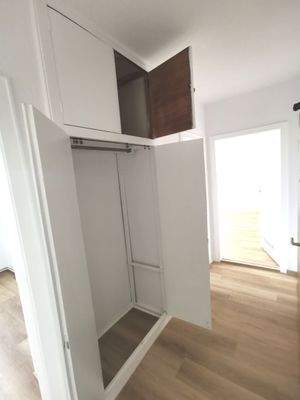 Einbauschrank im Flur.jpg