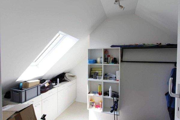 Abstellraum / Weg zur Garage