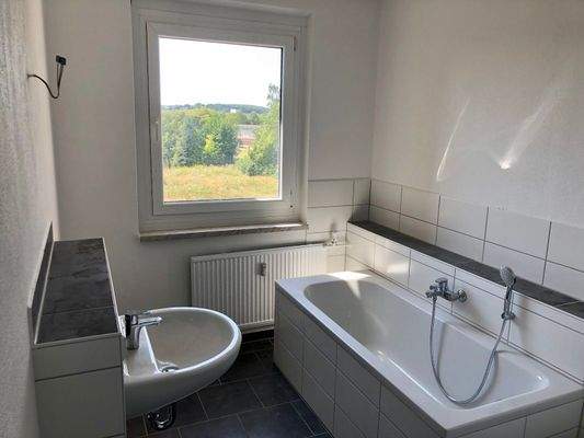 Bad mit Wanne und Dusche