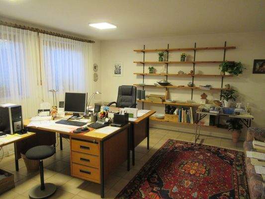 Büro im Souterrain 