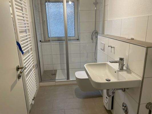 Beispiel Tageslichtbad mit Dusche